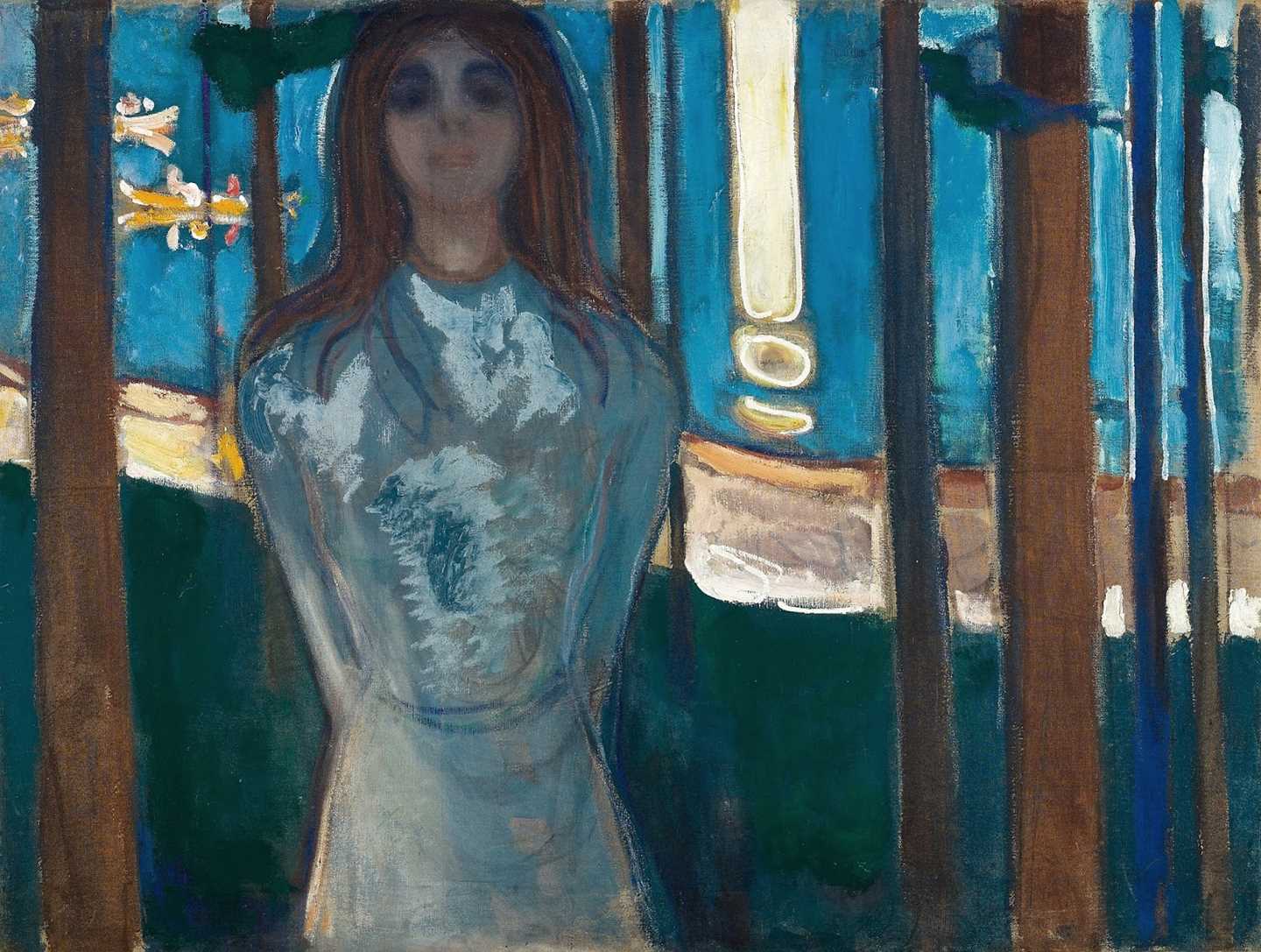 Edvard Munch: Sommernatt. Stemmen. En kvinne i lys kjole står alene i en mørk, blålig skog omgitt av lange, slanke trestammer. Hodet er lett hevet og hun holder armene samlet bak ryggen. I den lyse bakgrunnen skimtes en strand og flere robåter på havet. Månen speiler seg i vannet som et gult utropstegn.